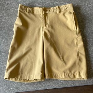 Nike - Barely worn boys golf shorts! Adjustable waist!